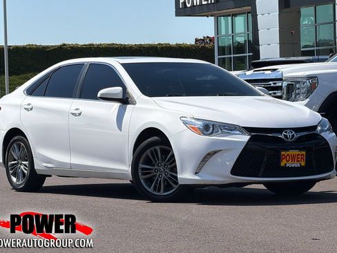 Used 2017 Toyota Camry SE FWD image 1