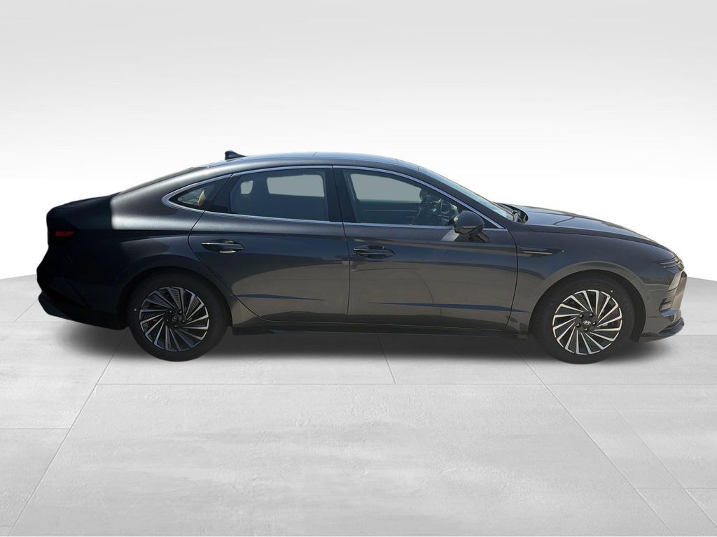New 2026 Hyundai Sonata Limited FWD image 8
