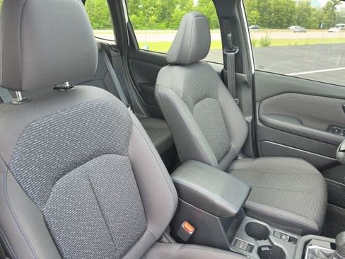 Used 2025 Subaru Forester Premium AWD/4WD image 19