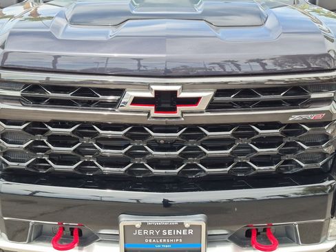 Certified 2022 Chevrolet Silverado 1500 ZR2 w/ Technology Package AWD/4WD image 9
