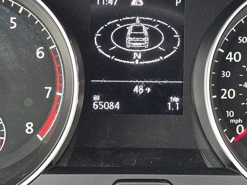 Used 2017 Volkswagen Golf S image 28