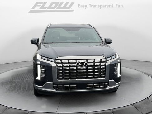 Used 2024 Hyundai Palisade Calligraphy image 3