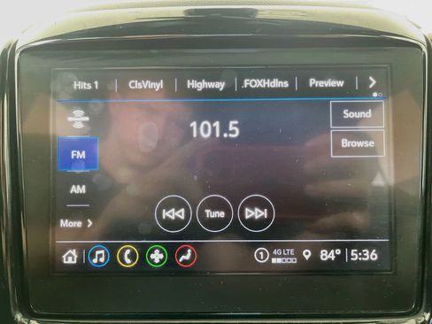 Used 2023 Chevrolet Traverse LT FWD image 13