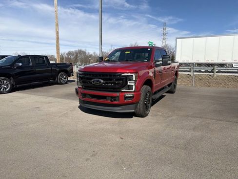 Used 2022 Ford F250 Lariat w/ Black Appearance Package image 4