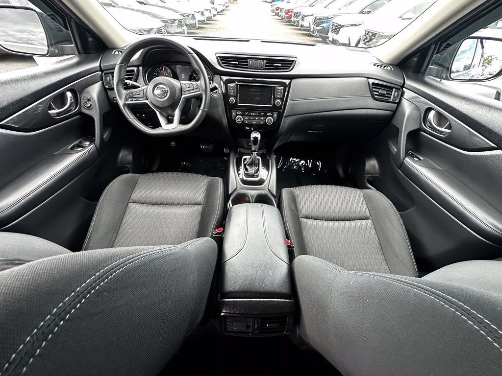 Used 2018 Nissan Rogue SV FWD image 18