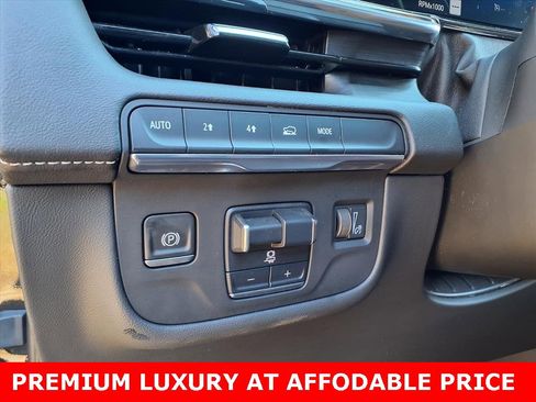 Used 2021 Cadillac Escalade Premium Luxury w/ Performance Package image 14