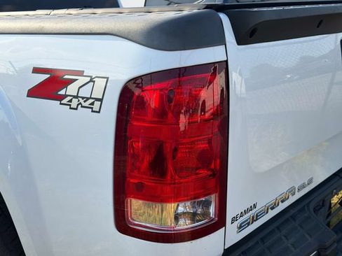 Used 2012 GMC Sierra 1500 SLE w/ Power Tech Package AWD/4WD image 9