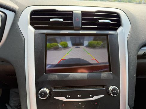 Used 2013 Ford Fusion SE FWD image 15
