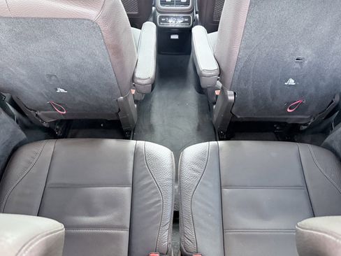 Used 2022 Mercedes-Benz GLS 450 4MATIC image 36