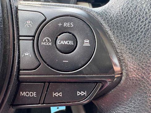 Used 2024 Toyota Corolla Cross L FWD image 17