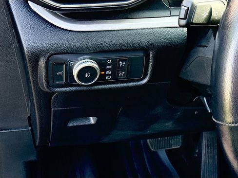 Used 2021 Ford Explorer XLT w/ Equipment Group 202A image 10