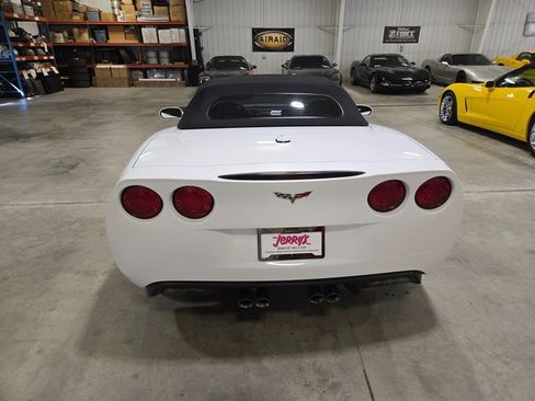 Used 2005 Chevrolet Corvette Convertible w/ Preferred Equipment Group image 21