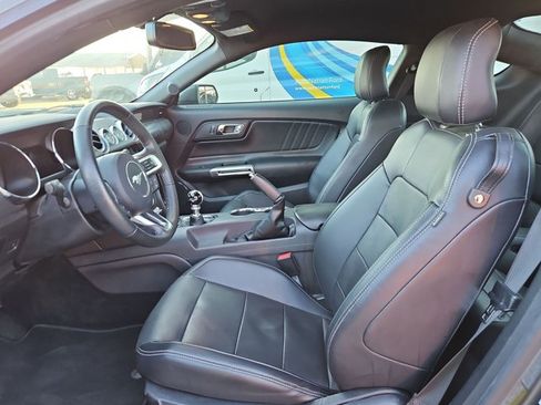 Used 2017 Ford Mustang GT Premium w/ GT Performance Package RWD image 13