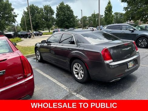 Used 2015 Chrysler 300 Limited RWD image 20