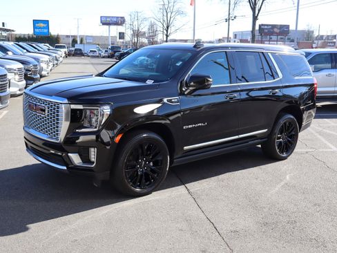 Used 2021 GMC Yukon Denali w/ Denali Premium Package image 5