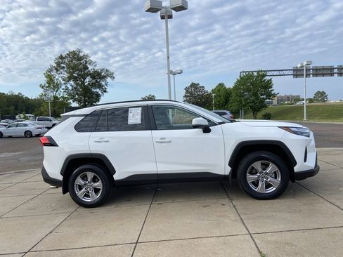 Used 2025 Toyota RAV4 XLE image 13