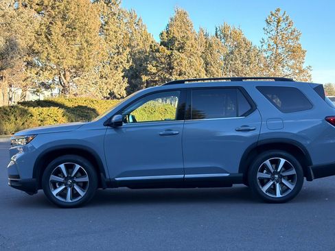 Used 2023 Honda Pilot Elite image 8