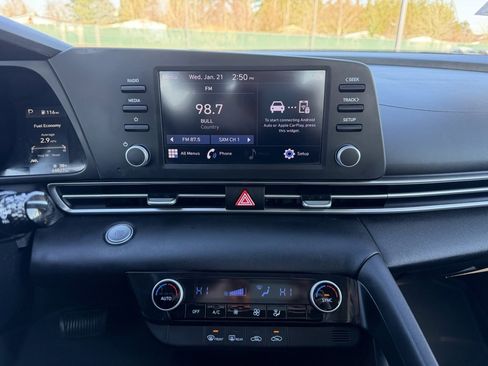 Used 2021 Hyundai Elantra SEL image 21