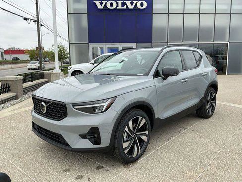 New 2026 Volvo XC40 B5 Plus w/ Climate Package AWD/4WD image 2