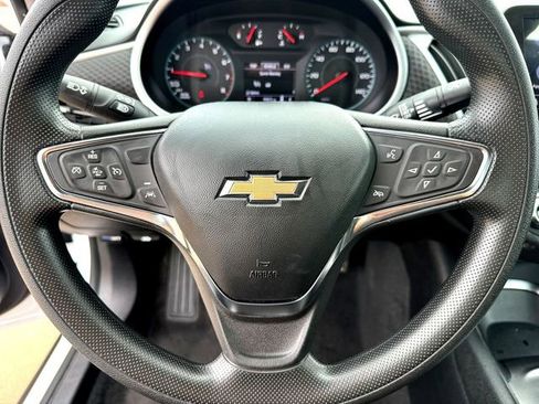 Used 2024 Chevrolet Malibu LT image 11