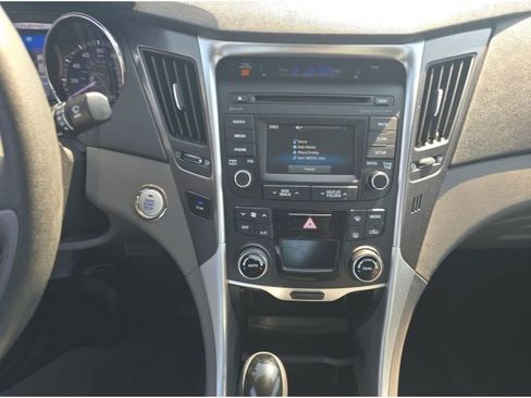 Used 2014 Hyundai Sonata Hybrid image 13