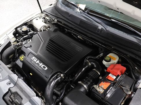 Used 2013 Ford Taurus SHO image 16