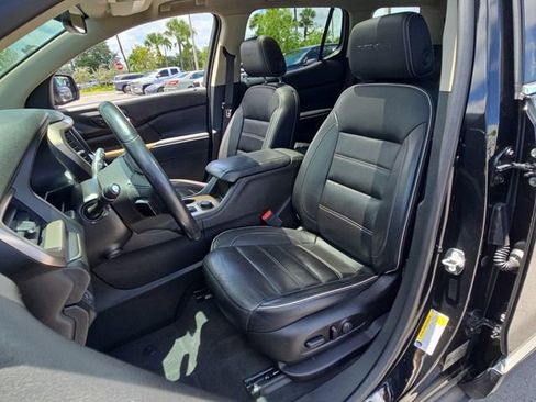 Used 2018 GMC Acadia Denali w/ Technology Package FWD image 9