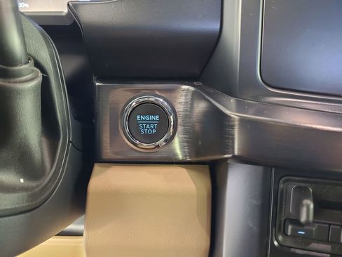 Used 2025 Ford F350 Lariat w/ Chrome Package image 15