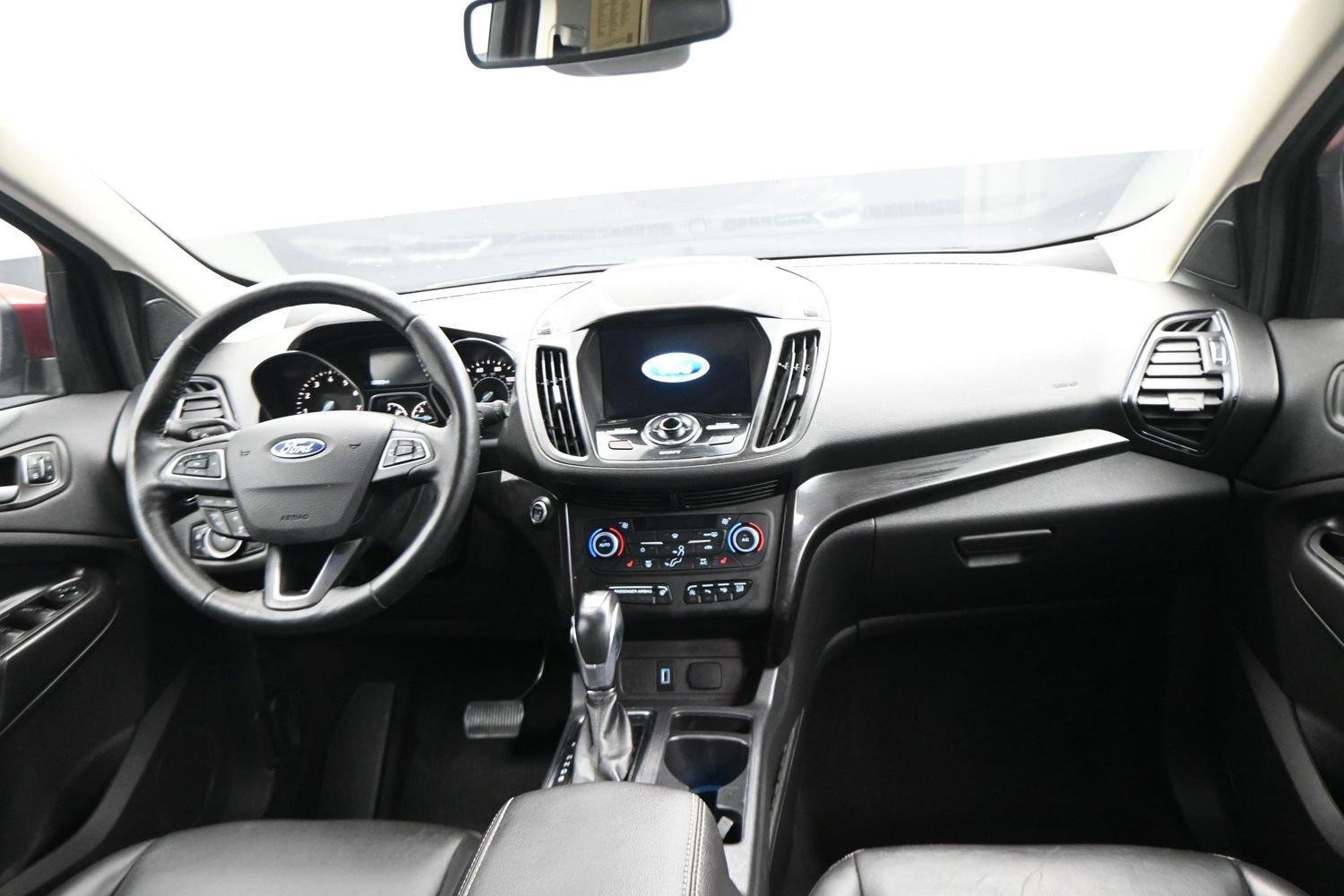 Certified 2019 Ford Escape Titanium FWD image 16