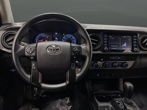 Used 2022 Toyota Tacoma SR image 5