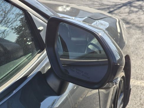 Used 2025 Toyota Camry SE w/ Convenience Package image 18