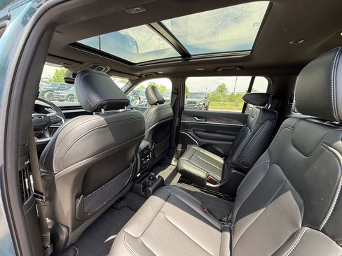 New 2026 Jeep Grand Cherokee L Limited w/ Trailer Tow Package AWD/4WD image 22