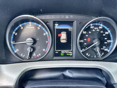 Used 2018 Toyota RAV4 XLE image 23