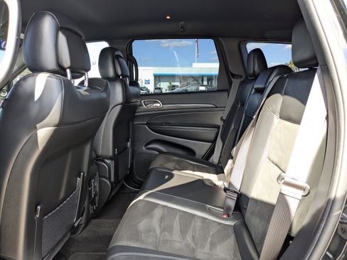 Used 2022 Jeep Grand Cherokee Laredo X image 14