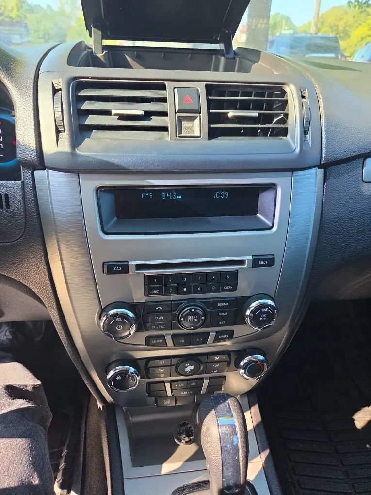 Used 2012 Ford Fusion SE FWD image 12