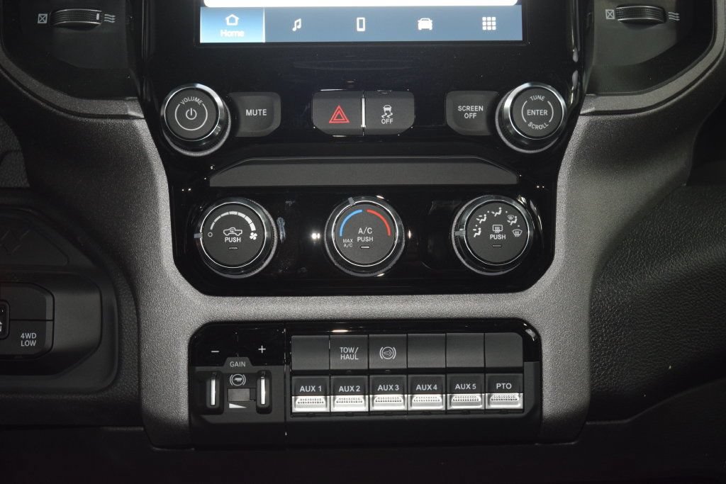 Used 2026 RAM 5500 Tradesman w/ Chrome Appearance Group AWD/4WD image 22