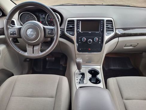 Used 2012 Jeep Grand Cherokee Laredo AWD/4WD image 23