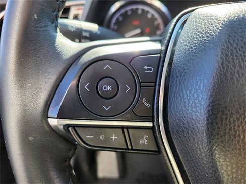 Used 2020 Toyota Camry XLE image 27