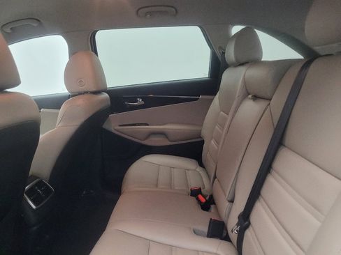 Used 2019 Kia Sorento EX AWD/4WD image 18