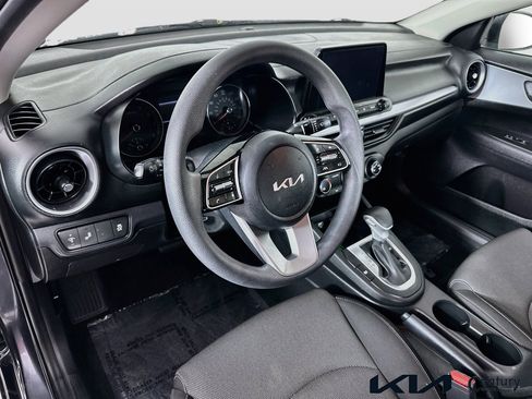 Used 2023 Kia Forte LXS w/ LXS Technology Package FWD image 9