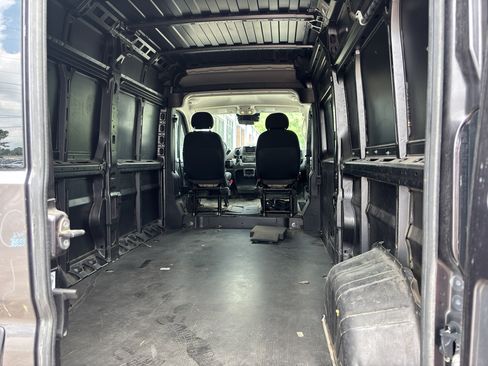 Used 2023 RAM ProMaster 2500 FWD image 3
