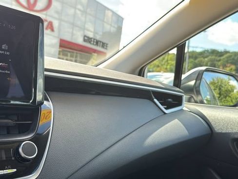 Used 2025 Toyota Corolla LE FWD image 18