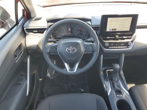 Used 2023 Toyota Corolla Cross LE image 18