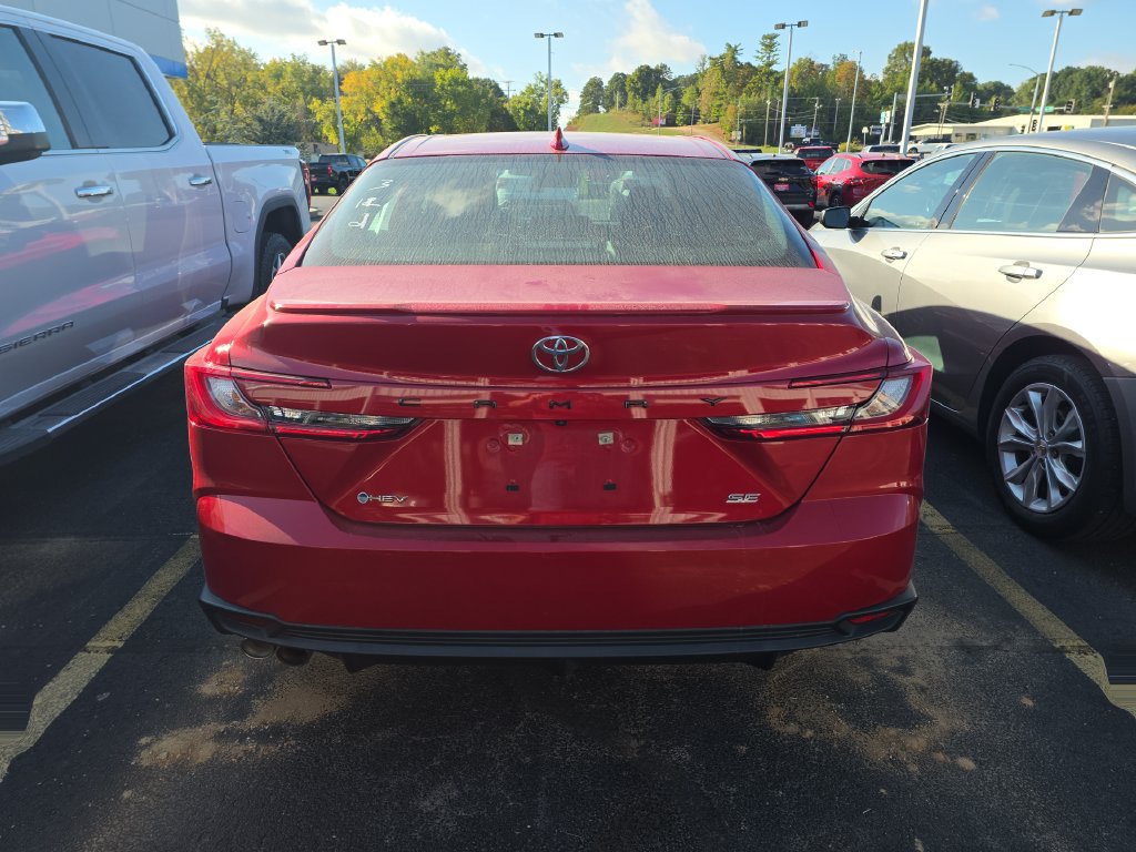 Used 2025 Toyota Camry SE w/ Convenience Package FWD image 5