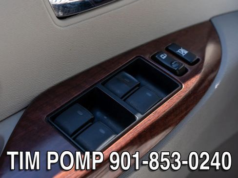 Used 2011 Toyota Sienna XLE w/ Entertainment Pkg FWD image 27