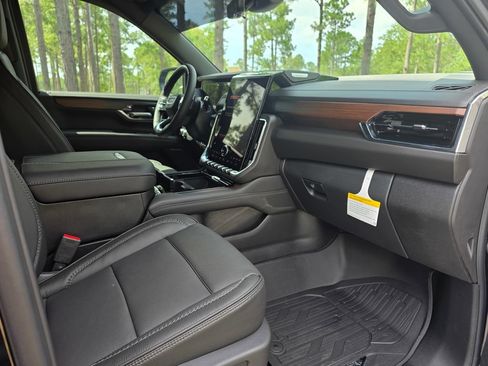 New 2026 GMC Yukon Denali w/ Advanced Technology Package RWD image 28