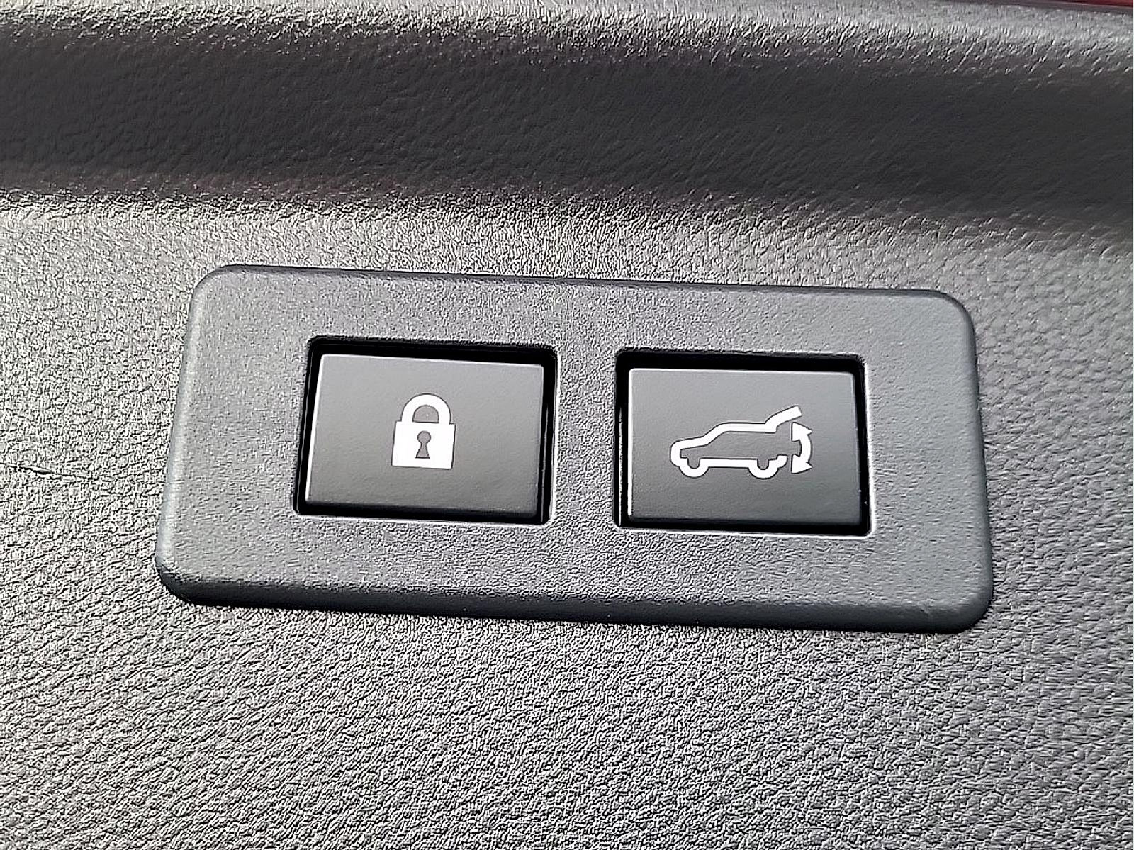 Used 2020 Subaru Forester Premium AWD/4WD image 32
