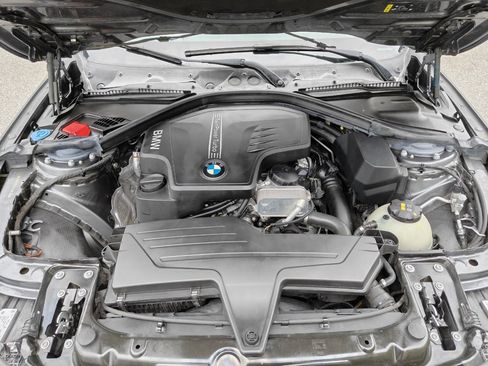 Used 2018 BMW 320i xDrive Sedan w/ Convenience Package AWD/4WD image 30