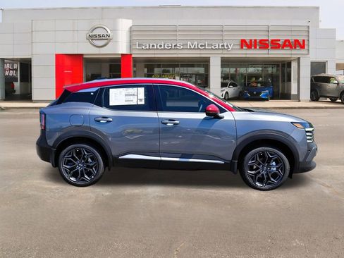 New 2026 Nissan Kicks SR w/ SR Premium Package AWD/4WD image 2