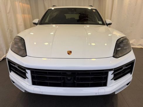 Certified 2024 Porsche Cayenne AWD/4WD image 6